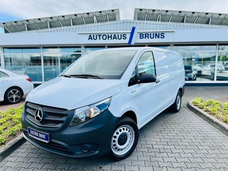 Weiß Gebraucht 2019 Mercedes e-Vito Van | 16.999 € (Etwas zu teuer) - Bild 1/4