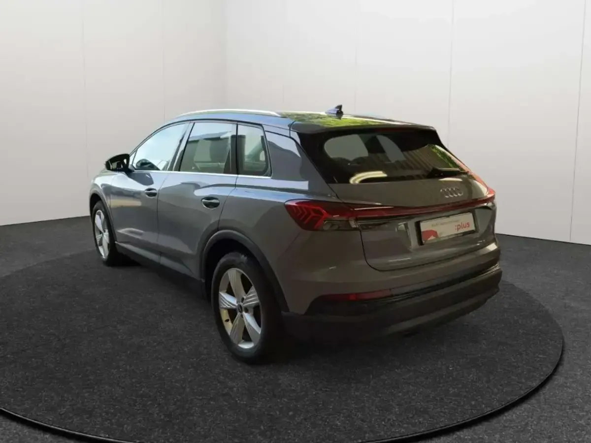 Gebraucht Audi Q4 e-tron Comfort 125 kW (170 PS) 2023 Grau SUV