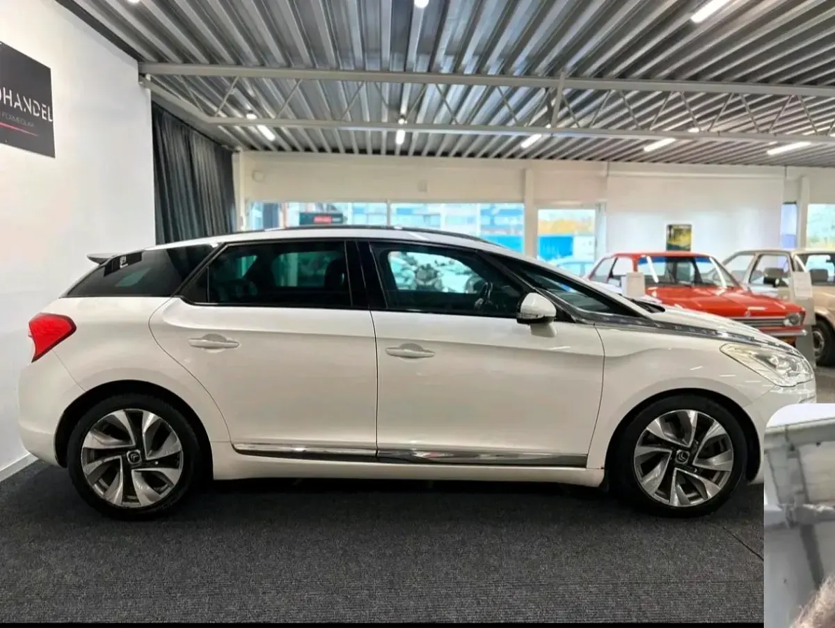 Gebraucht Citroën DS5 163 PS (119 kW) 2012 Weiß Kleinwagen
