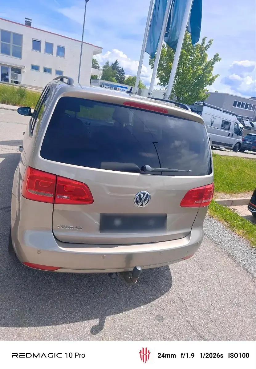 Gebraucht VW Touran 140 PS (102 kW) 2011 Gelb Van / Kleinbus