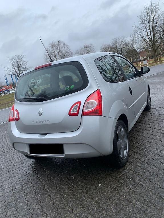 Gebraucht Renault Twingo Initiale Paris 75 PS (55 kW) 2013 Silber Kleinwagen