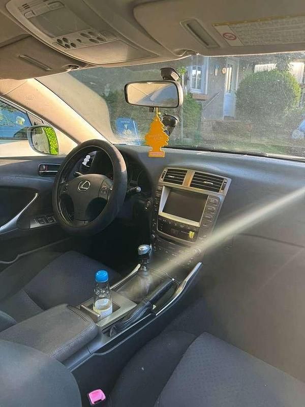 Second-hand Lexus IS220d 177 CP (130 kW) 2007 Berlinǎ