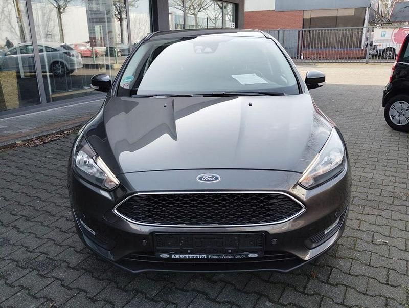 Gebraucht Ford Focus Cool & Connect 125 PS (91 kW) 2018 Silber Limousine