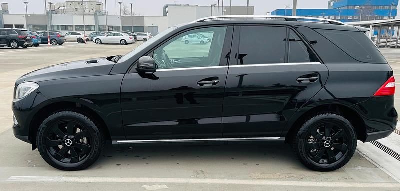 Gebraucht Mercedes ML350 258 PS (189 kW) 2013 Schwarz SUV