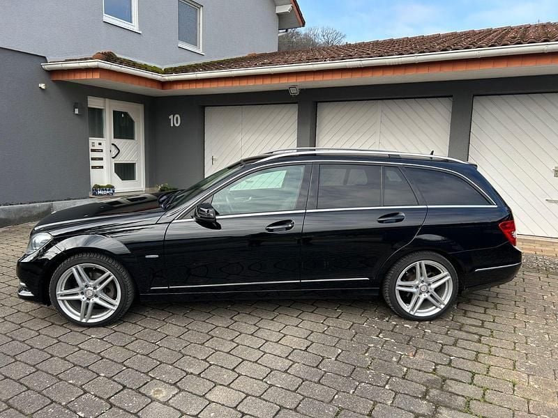 Gebraucht Mercedes C220 Avantgarde 170 PS (125 kW) 2012 Schwarz Kombi