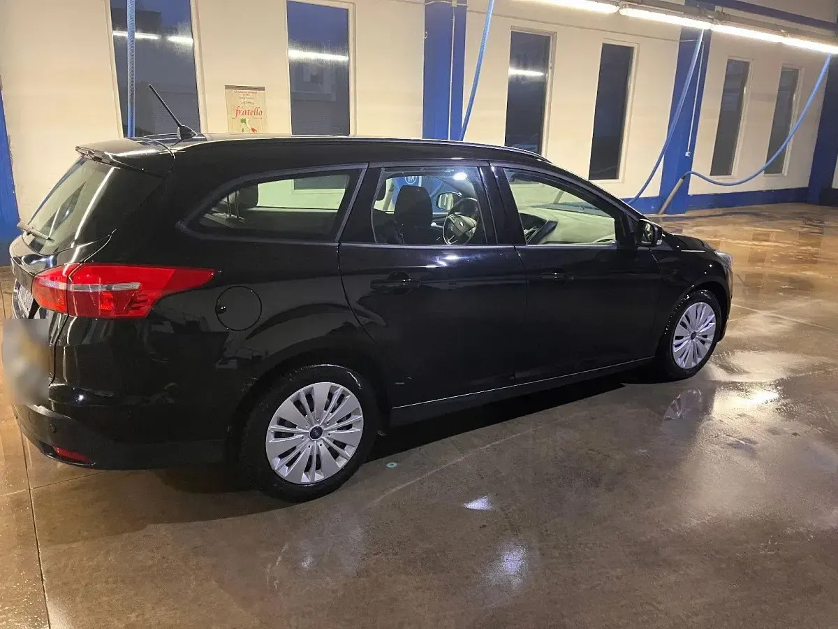 Gebraucht Ford Focus Trend 95 PS (69 kW) 2017 Schwarz Kombi