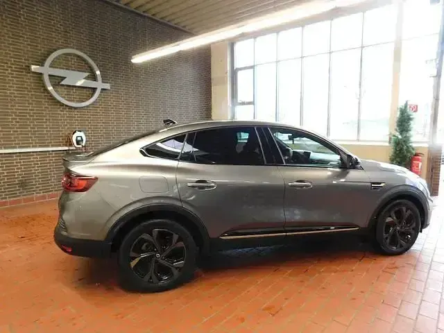 Gebraucht Renault Arkana Engineered 143 PS (105 kW) 2023 Grau SUV