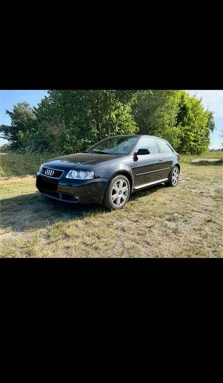 Schwarz Gebraucht 2002 Audi S3 Basis Limousine | 8.499 € (Teuer) - Bild 1/4
