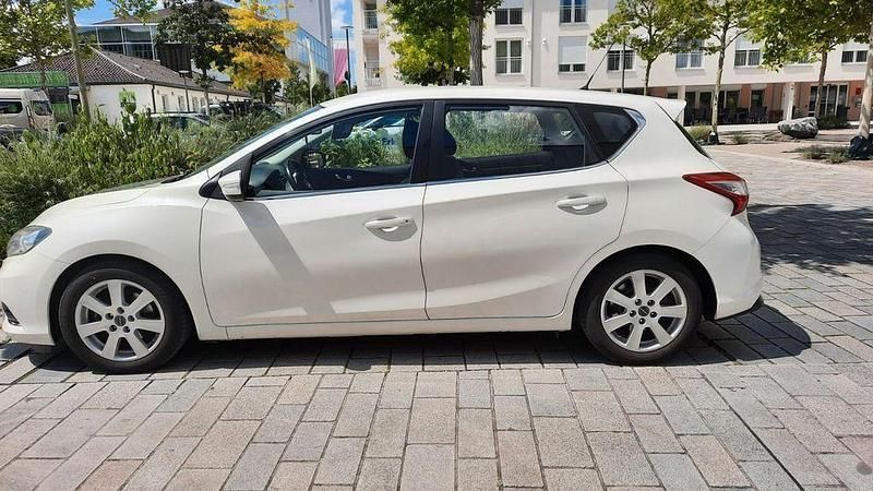 Weiß Gebraucht 2015 Nissan Pulsar Acenta Limousine | 6.000 € (Fairer Preis) - Bild 1/4