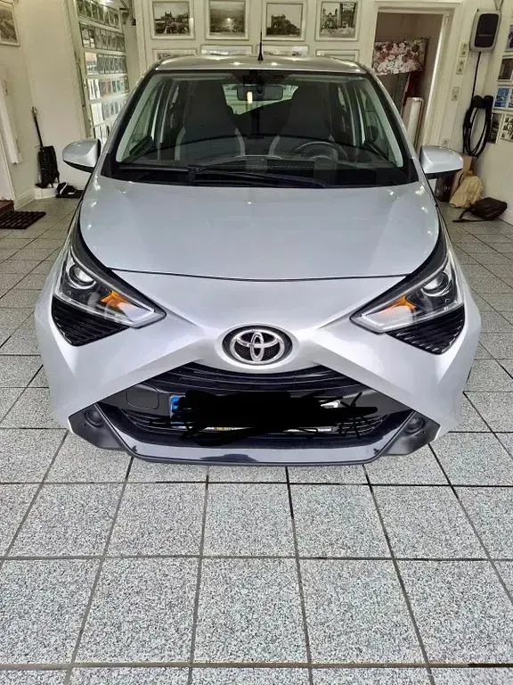 Gebraucht Toyota Aygo Team 72 PS (52 kW) 2018 Grau Kleinwagen