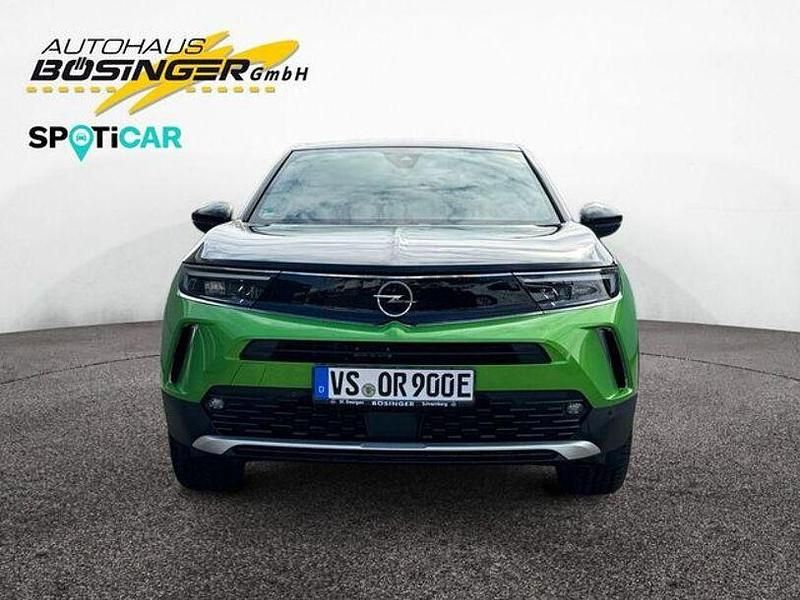 Gebraucht Opel Mokka-e Ultimate 100 kW (136 PS) 2023 Matcha green/ikone gruen SUV