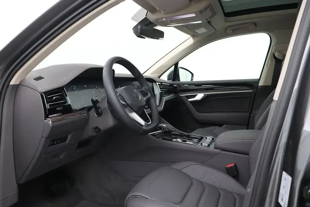 Gebraucht VW Touareg Elegance 340 PS (250 kW) 2025 Grau SUV