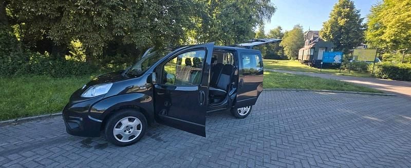 Schwarz Gebraucht 2019 Fiat Fiorino Trekking Van / Kleinbus | 6.200 € (Fairer Preis) - Bild 1/4