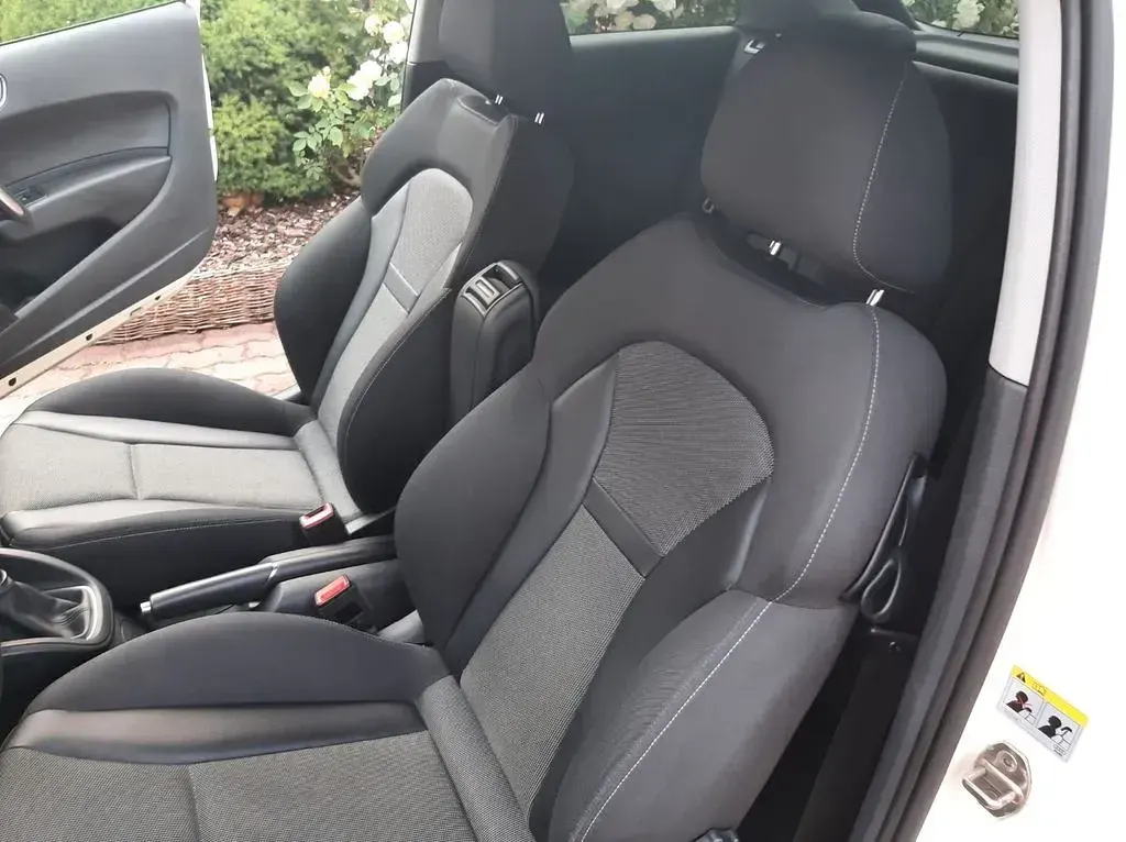 Gebraucht Audi A1 Attraction 86 PS (63 kW) 2014 Weiß Kleinwagen