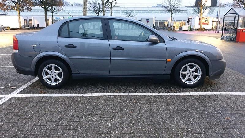 Gebraucht Opel Vectra 110 PS (80 kW) 2003 Grau Limousine