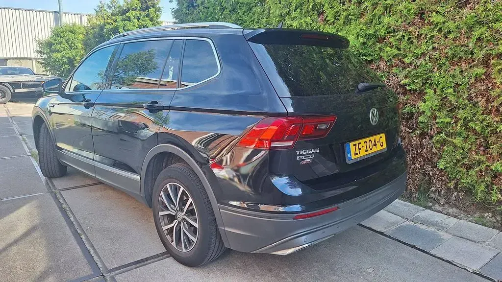 Gebraucht VW Tiguan Allspace Comfortline 150 PS (110 kW) 2019 Schwarz SUV