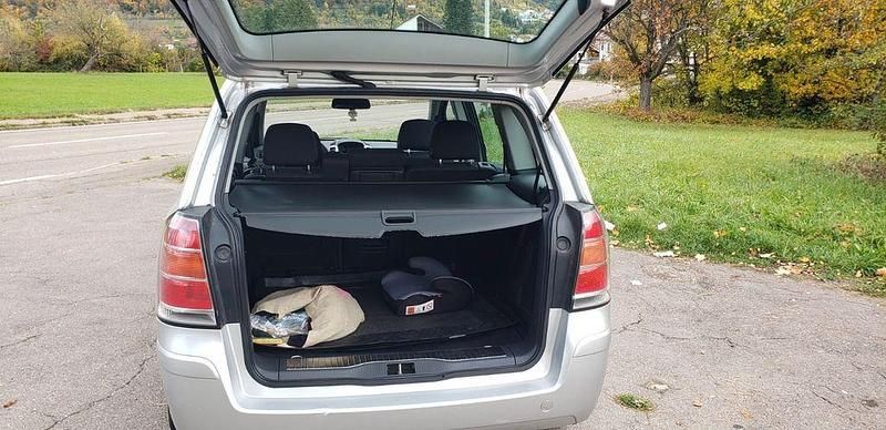 Gebraucht Opel Zafira Selection 116 PS (85 kW) 2008 Silber Van / Kleinbus