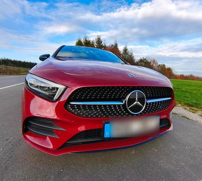 Rot Gebraucht 2020 Mercedes A220 AMG line Limousine | 28.800 € (Fairer Preis) - Bild 1/4