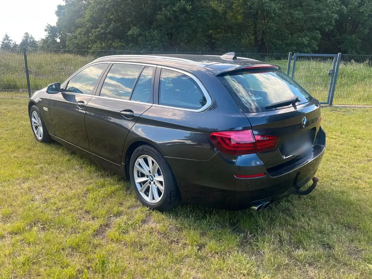 Gebraucht BMW 520 190 PS (139 kW) 2015 Grau Kombi