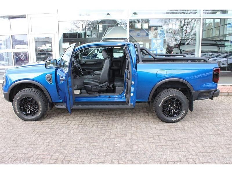 Gebraucht Ford Ranger Tremor 205 PS (150 kW) 2024 Blue lightning Pickup