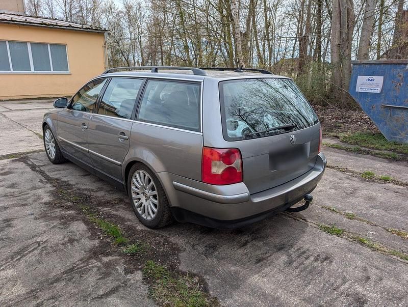 Gebraucht VW Passat 131 PS (96 kW) 2002 Grau Kombi