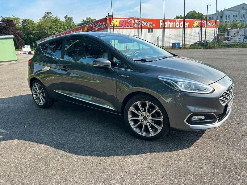 Grau Gebraucht 2018 Ford Fiesta Vignale Kleinwagen | 8.990 € (Superpreis) - Bild 1/4