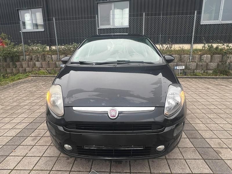 Gebraucht Fiat Punto 120 PS (88 kW) 2010 Schwarz Limousine