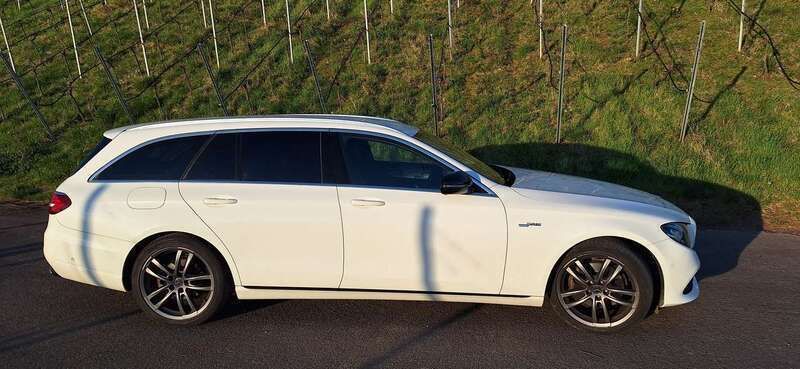 Weiß Gebraucht 2018 Mercedes E200 Avantgarde Kombi | 25.700 € (Superpreis) - Bild 1/4