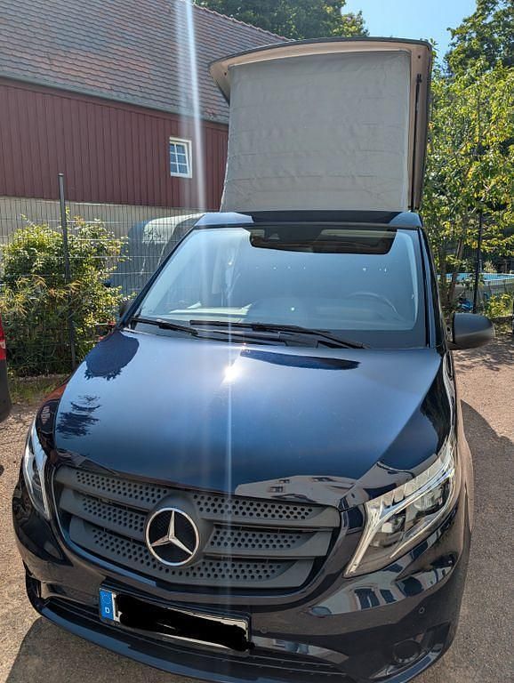 Blau Gebraucht 2020 Mercedes Vito Marco Polo Van / Kleinbus | 52.990 € - Bild 1/4