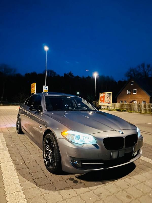 Gebraucht BMW 530 245 PS (180 kW) 2010 Grau Limousine