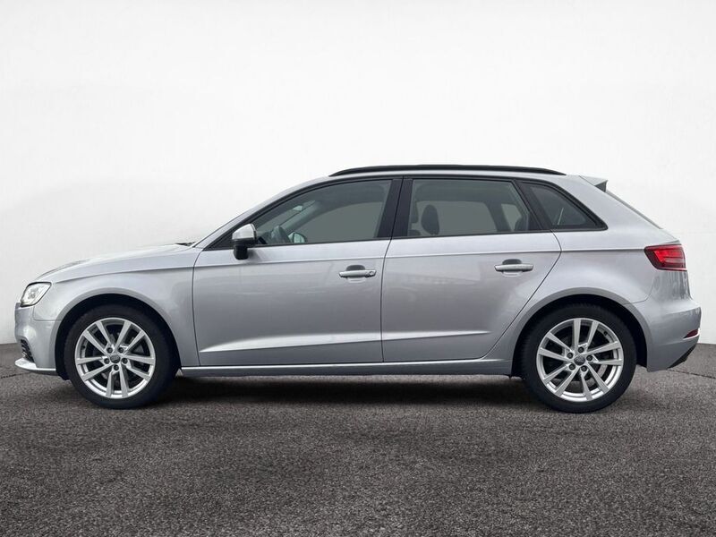 Gebraucht Audi A3 Sportback Design 150 PS (110 kW) 2019 Florettsilber metallic Kleinwagen
