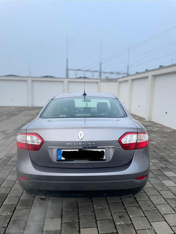 Gebraucht Renault Fluence 140 PS (102 kW) 2011 Gold Limousine