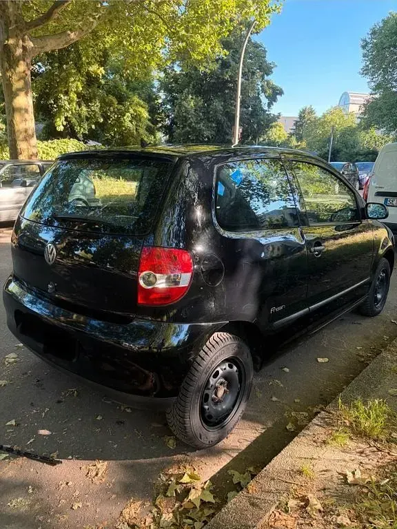 Gebraucht VW Fox 55 PS (40 kW) 2008 Schwarz Kleinwagen