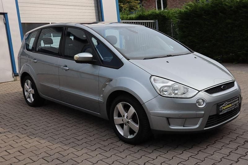 Silber Gebraucht 2007 Ford S-MAX Titanium Van / Kleinbus | 2.990 € (Fairer Preis) - Bild 1/4
