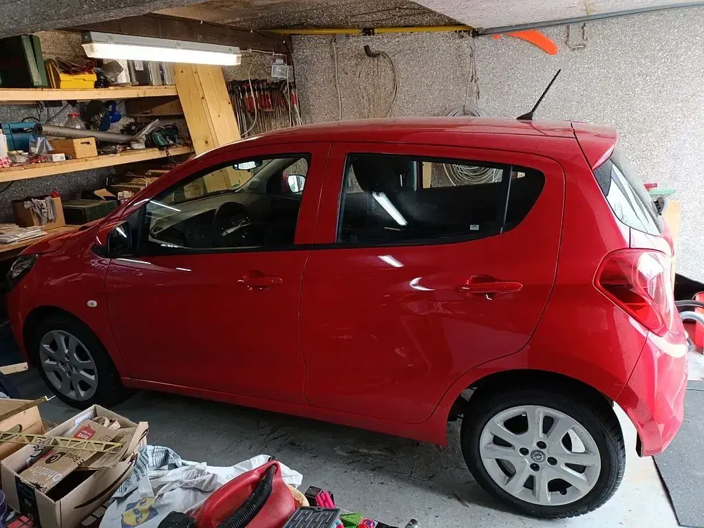 Gebraucht Opel Karl Selection 75 PS (55 kW) 2017 Rot Kleinwagen