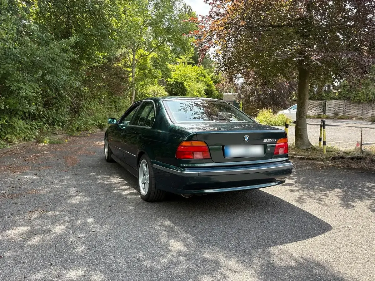 Gebraucht BMW 528 193 PS (141 kW) 1997 Grün Limousine