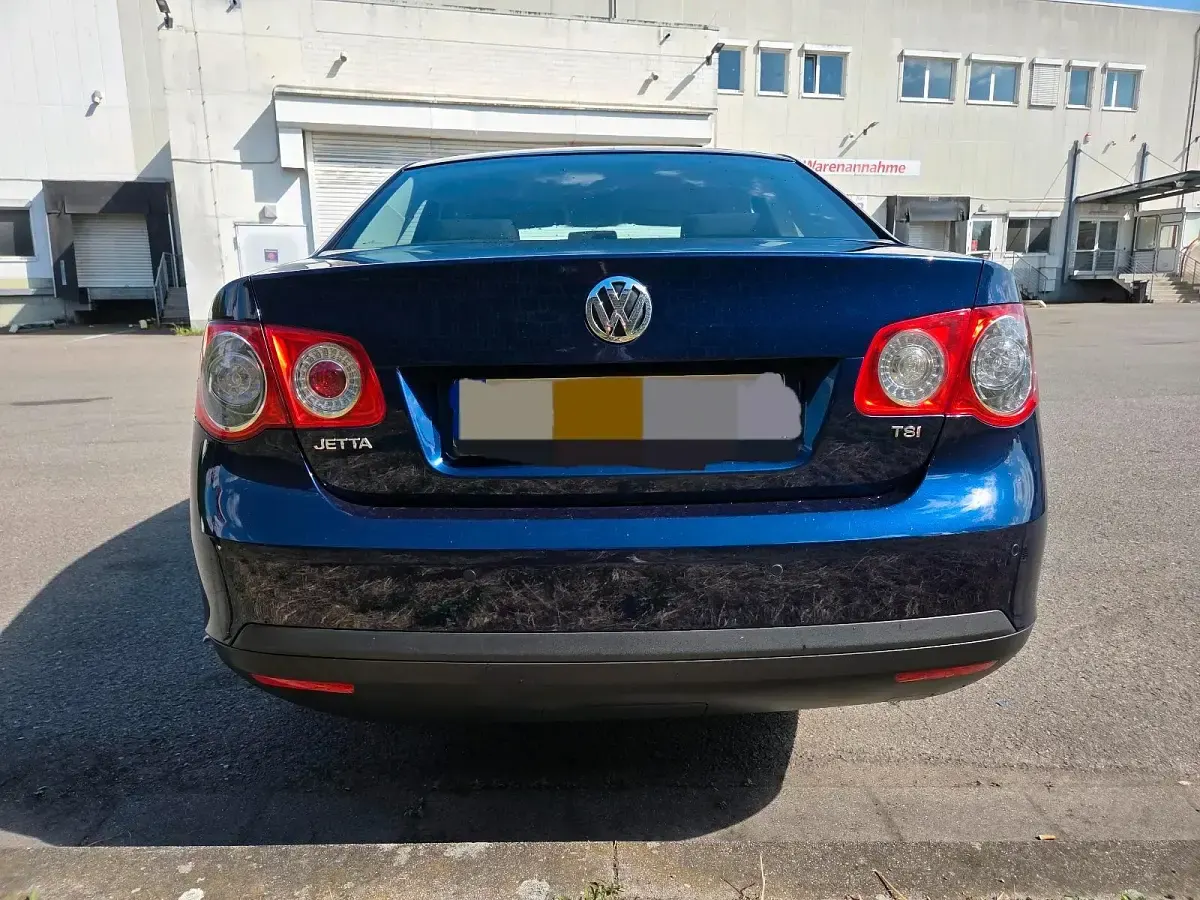 Używany VW Jetta 122 KM (89 kW) 2010 Niebieski Sedan/Limuzyna