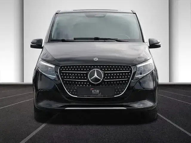Gebraucht Mercedes V300 Avantgarde 237 PS (174 kW) 2025 Obsidianschwarz Van / Kleinbus