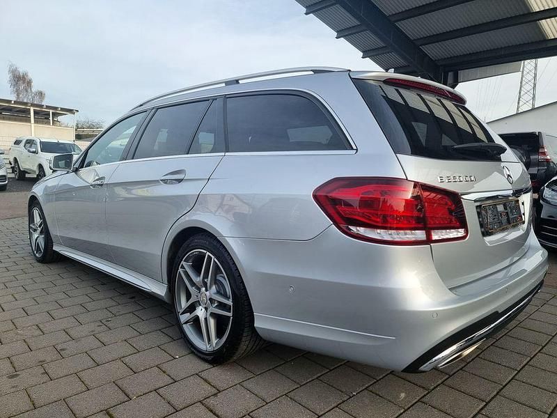 Gebraucht Mercedes E250 AMG 204 PS (150 kW) 2014 Silber Limousine