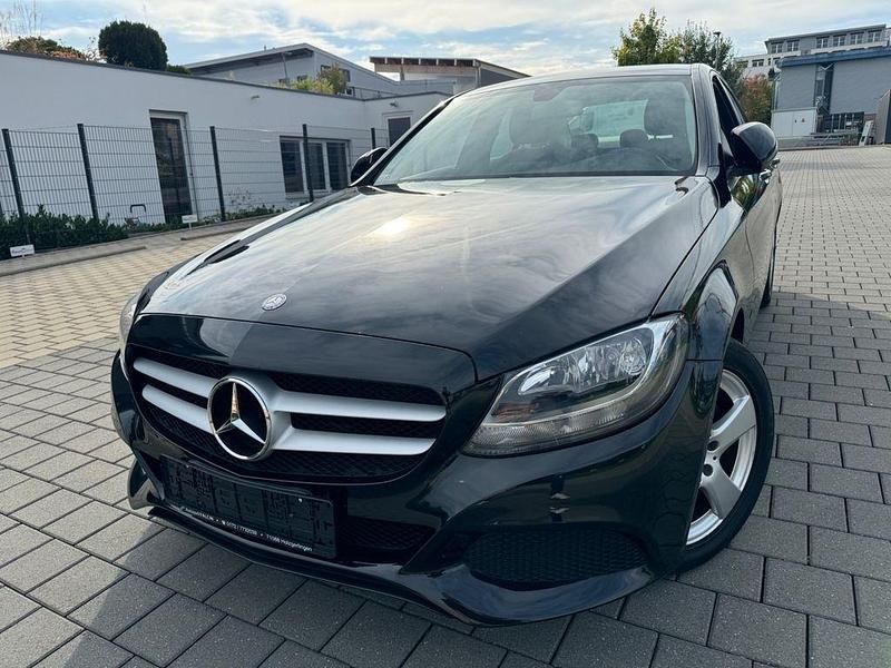 Schwarz Gebraucht 2016 Mercedes C180 Limousine | 9.980 € (Superpreis) - Bild 1/4