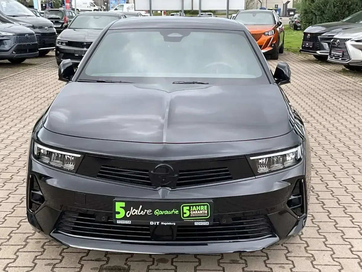 Gebraucht Opel Astra 131 PS (96 kW) 2025 Lackierung schwarz perla nera/ Kleinwagen