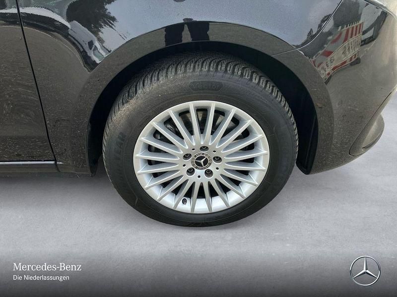 Gebraucht Mercedes V300 Avantgarde 237 PS (174 kW) 2024 Schwarz Van / Kleinbus