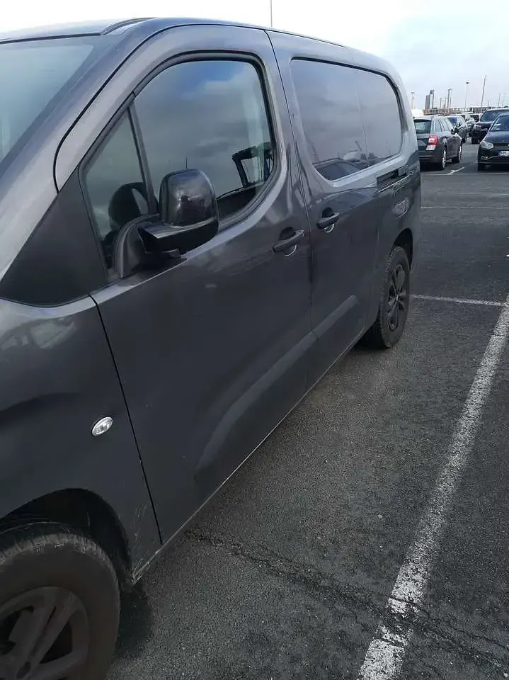 Gebraucht Citroën Berlingo 131 PS (96 kW) 2023 Grau Van / Kleinbus