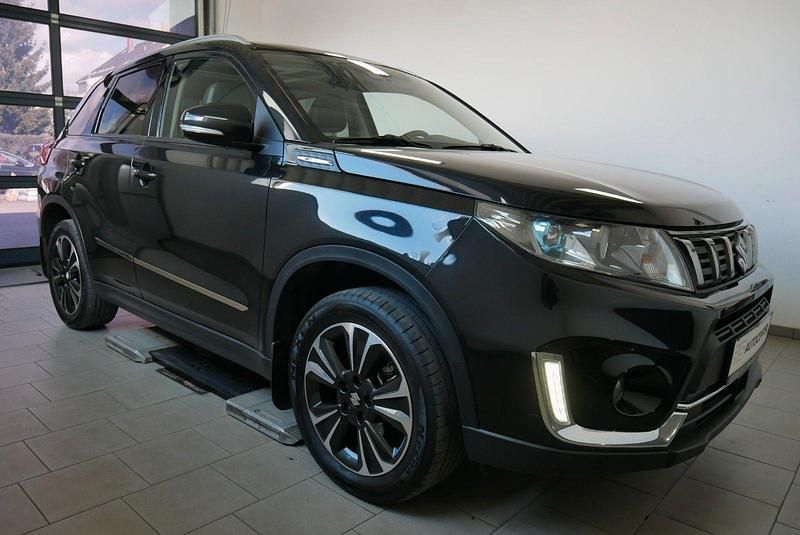 Gebraucht Suzuki Vitara 140 PS (102 kW) 2019 Schwarz SUV
