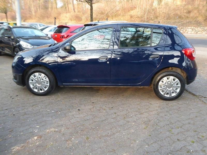 Gebraucht Dacia Sandero 75 PS (55 kW) 2013 Blau Limousine
