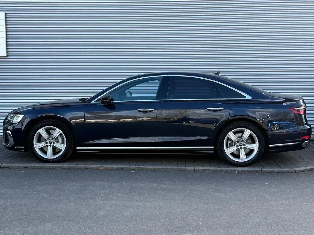 Gebraucht Audi A8 Ambiente 340 PS (250 kW) 2022 Firmamentblau metallic Limousine