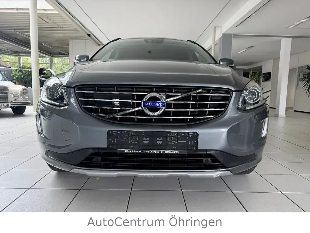 Second-hand Volvo XC60 Momentum 190 CP (139 kW) 2017 Gri SUV