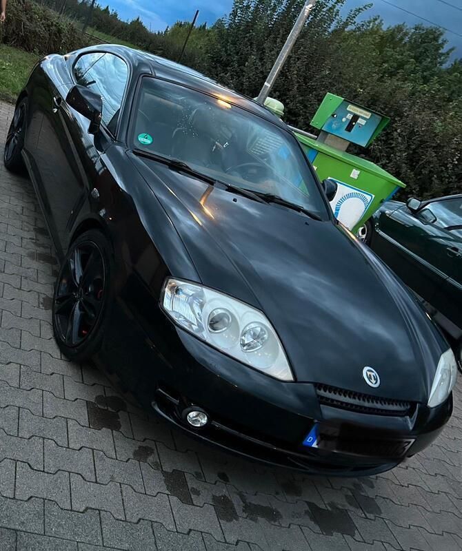 Schwarz Gebraucht 2004 Hyundai Coupé Coupé | 4.000 € (Etwas zu teuer) - Bild 1/4