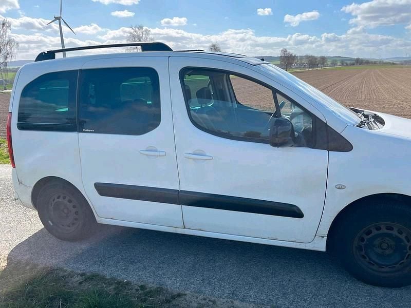 Gebraucht Citroën Berlingo 120 PS (88 kW) 2013 Weiß Van / Kleinbus