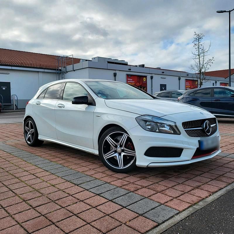 Usata Mercedes A250 211 CV (155 kW) 2015 Bianco Berlina